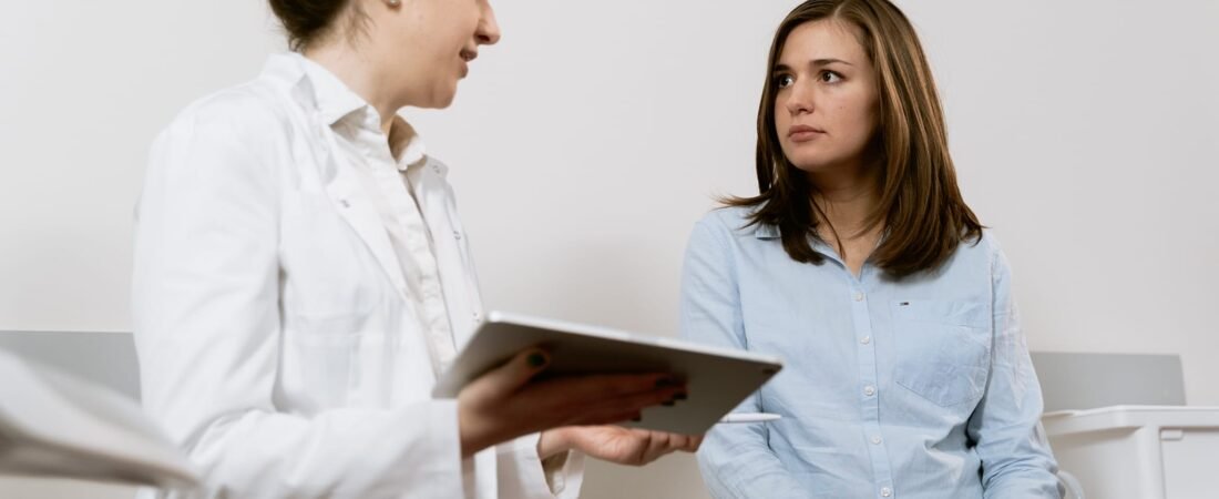 خدمة الإشراف الطبي وأهميتها في تحديد العلاج والجرعات المناسبة لكل حالة